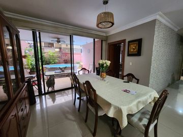 Ciudad Colon, Venta de linda casa 4 Dormitorios con Piscina