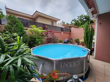 Ciudad Colon, Venta de linda casa 4 Dormitorios con Piscina