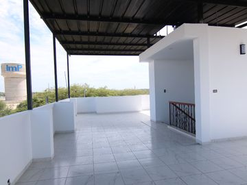 LINDA CASA DE DOS PISOS CON AZOTEA EN VENTA - URB. BOULEVARD PARK PLAZA -CASTILLA-PIURA