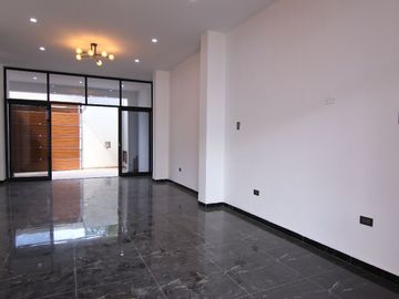LINDA CASA DE DOS PISOS CON AZOTEA EN VENTA - URB. BOULEVARD PARK PLAZA -CASTILLA-PIURA