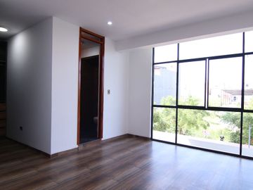 LINDA CASA DE DOS PISOS CON AZOTEA EN VENTA - URB. BOULEVARD PARK PLAZA -CASTILLA-PIURA