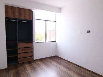 LINDA CASA DE DOS PISOS CON AZOTEA EN VENTA - URB. BOULEVARD PARK PLAZA -CASTILLA-PIURA