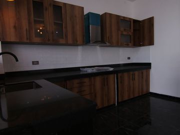 LINDA CASA DE DOS PISOS CON AZOTEA EN VENTA - URB. BOULEVARD PARK PLAZA -CASTILLA-PIURA