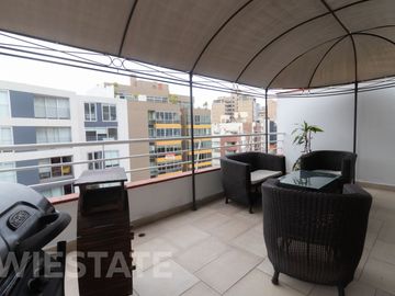 Venta Departamento Dúplex Penthouse + Aires en Miraflores, cerca del Parque Kennedy 7 Dorm / 4 Baños / 2 Estac. / 1 Depósito
