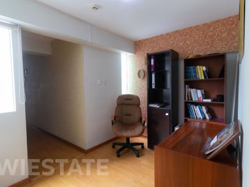 Venta Departamento Dúplex Penthouse + Aires en Miraflores, cerca del Parque Kennedy 7 Dorm / 4 Baños / 2 Estac. / 1 Depósito