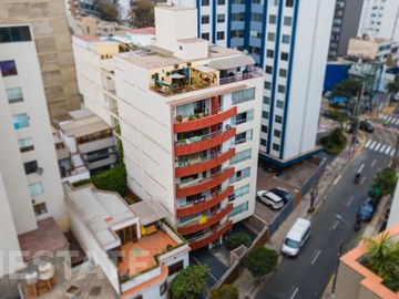 Venta Departamento Dúplex Penthouse + Aires en Miraflores, cerca del Parque Kennedy 7 Dorm / 4 Baños / 2 Estac. / 1 Depósito