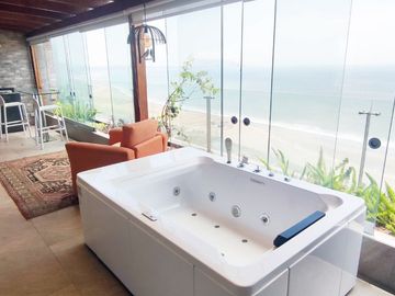 Venta de Departamento/ Penthouse, Vista Al Mar, Malecón Grau, Magdalena del Mar