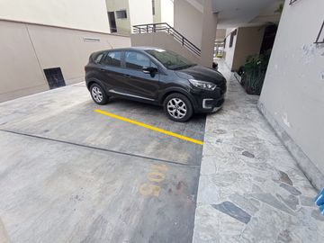 La Molina RESIDENCIAL MONTERRICO - Departamento de 3dorm + Cochera + Área en Azotea 3er.Piso – Condominio