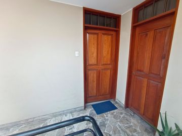 La Molina RESIDENCIAL MONTERRICO - Departamento de 3dorm + Cochera + Área en Azotea 3er.Piso – Condominio