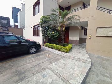 La Molina RESIDENCIAL MONTERRICO - Departamento de 3dorm + Cochera + Área en Azotea 3er.Piso – Condominio