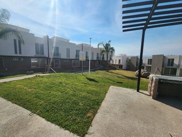 Venta de hermosa casa con alberca de inversión cerca de Tepoztlan