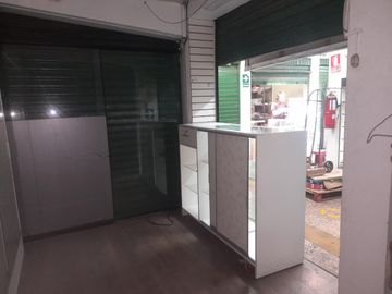 Se Vende Local Comercial A Unos Pasos Del Óvalo Santa Anita