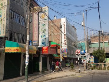 Se Vende Local Comercial A Unos Pasos Del Óvalo Santa Anita