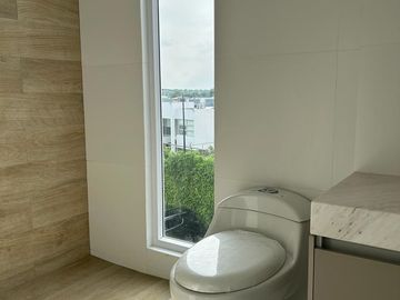 VENTA DE HERMOSO DEPARTAMENTO DE 2 DORMITORIOS CON BAÑOS PRIVADOS Y AMENITIES
