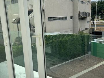 VENTA DE HERMOSO DEPARTAMENTO DE 2 DORMITORIOS CON BAÑOS PRIVADOS Y AMENITIES