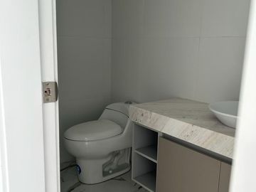 VENTA DE HERMOSO DEPARTAMENTO DE 2 DORMITORIOS CON BAÑOS PRIVADOS Y AMENITIES