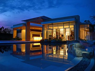 CLEAN TITLE PERPETUAL OWNERSHIP Top High End Condo Modern Minimialist Condo near Hotel Mall Resturants and Airport Hospital School Office  HIGH END BU