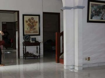 Rumah Hook Pinggir Jalan Raya Pondok Kelapa, 55 Meter Ke Jalan Raya Kalimalang