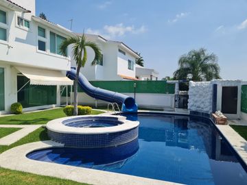 Casa en venta en Lomas de Cocoyoc, Morelos.