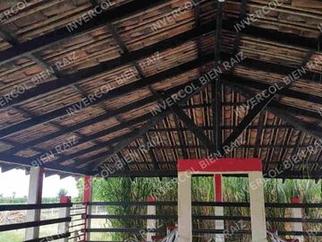 LA VICTORIA, SE VENDE HERMOSA FINCA A PUERTA CERRADA