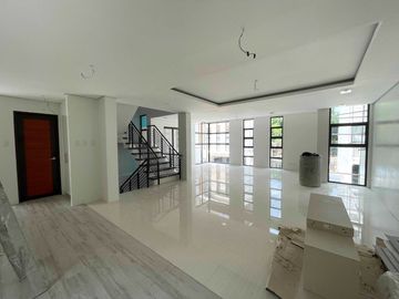 4br Townhouse in Quezon City Tandang Sora Congressional Visayas Ave inside subdivision