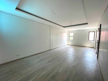 4br Townhouse in Quezon City Tandang Sora Congressional Visayas Ave inside subdivision