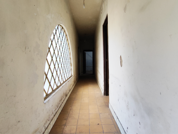 CASA PARA REMODELAR EN VENTA EN LA COLONIA MODERNA APTA PARA OFICINAS, CONSULTORIOS, CASA UNIFAMILIAR O DEPARTAMENTOS