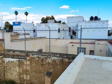 CASA PARA REMODELAR EN VENTA EN LA COLONIA MODERNA APTA PARA OFICINAS, CONSULTORIOS, CASA UNIFAMILIAR O DEPARTAMENTOS