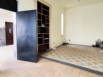 CASA PARA REMODELAR EN VENTA EN LA COLONIA MODERNA APTA PARA OFICINAS, CONSULTORIOS, CASA UNIFAMILIAR O DEPARTAMENTOS