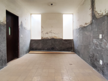 CASA PARA REMODELAR EN VENTA EN LA COLONIA MODERNA APTA PARA OFICINAS, CONSULTORIOS, CASA UNIFAMILIAR O DEPARTAMENTOS