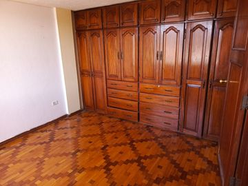 EDIFICIO RENTERO EN VENTA EN FICOA. AMBATO. DE OPORTUNIDAD!!