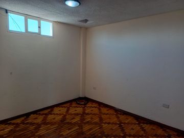 EDIFICIO RENTERO EN VENTA EN FICOA. AMBATO. DE OPORTUNIDAD!!