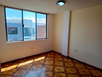 EDIFICIO RENTERO EN VENTA EN FICOA. AMBATO. DE OPORTUNIDAD!!