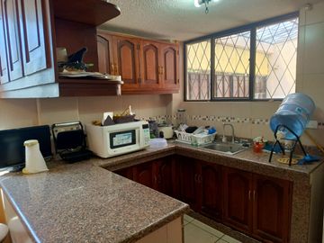 EDIFICIO RENTERO EN VENTA EN FICOA. AMBATO. DE OPORTUNIDAD!!