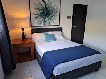 se renta casa en el centro