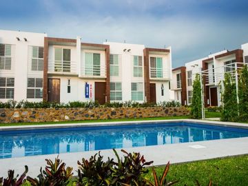 Casa en venta en condominio con alberca a 15 minutos de Cuernavaca Morelos