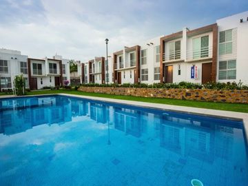 Casa en venta en condominio con alberca a 15 minutos de Cuernavaca Morelos