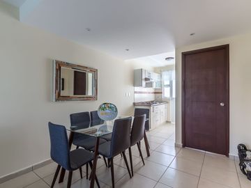 Casa en venta en condominio con alberca a 15 minutos de Cuernavaca Morelos
