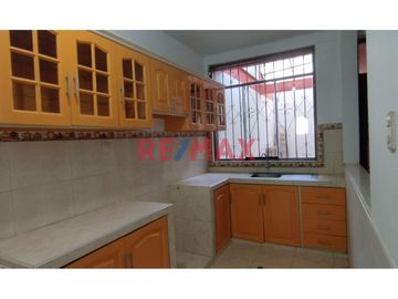 Se Alquila Casa En Urb. El Amauta.A.Melendres