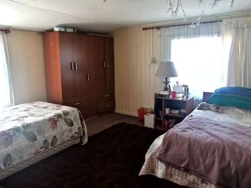 Avenida Argentina, casa de esquina  $115.000.000