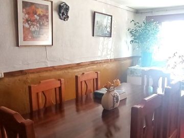 Avenida Argentina, casa de esquina  $115.000.000