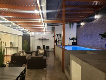 Esplendor en Surco: Dpto de 398 m² en Planta Baja con Piscina Privada y 3 Dorm.