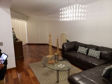 Esplendor en Surco: Dpto de 398 m² en Planta Baja con Piscina Privada y 3 Dorm.