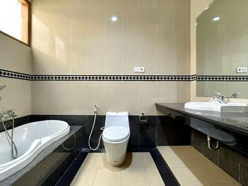 RUMAH at Jl METRO PONDOK INDAH, JAKSEL