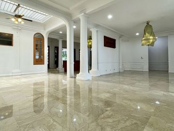 RUMAH at Jl METRO PONDOK INDAH, JAKSEL