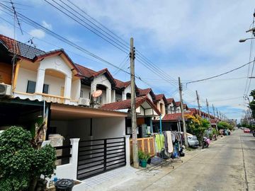 ทาวน์เฮาส์วัชรพล สุขาภิบาล5 จตุโชติทางด่วน บ้าน 2 ชั้น หมู่บ้าน อรุณธร สุขาภิบาล5 ซอย45 รีโนเวทใหม่ทั้งหลัง