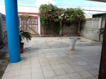 SE VENDE CASA EN PLAYAS VILLAMIL KM 2,5 VIA A DATA