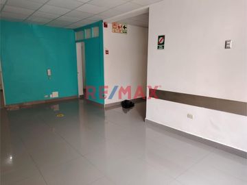 Venta Local Comercial 120M2 -(Primer Piso)