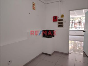 Venta Local Comercial 120M2 -(Primer Piso)