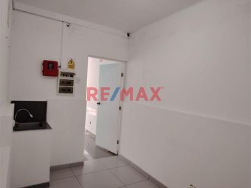 Venta Local Comercial 120M2 -(Primer Piso)